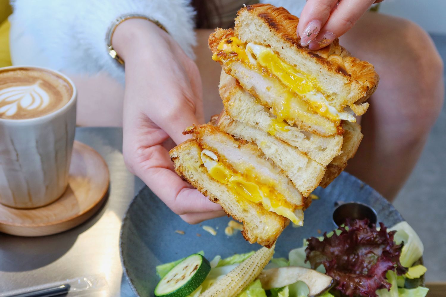 【安平咖啡廳】KOROKORO COFFEE|新開幕純白系台南網美咖啡廳,明亮採光超好拍! @混血珊莎的奇幻旅程 【安平咖啡廳】KOROKORO COFFEE|新開幕純白系台南網美咖啡廳,明亮採光超好拍! @混血珊莎的奇幻旅程