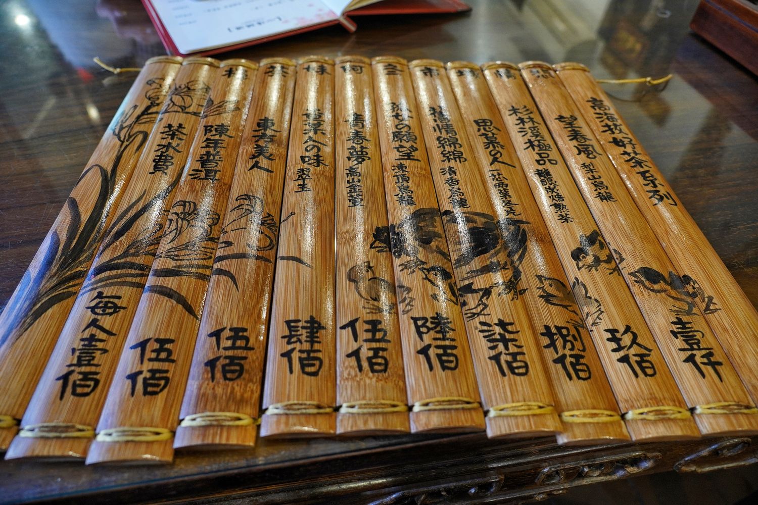 【阿妹茶樓】必拍九份景點宮崎駿神隱少女，泡茶看絕美夕陽夜景，餐點菜單分享! @混血珊莎的奇幻旅程