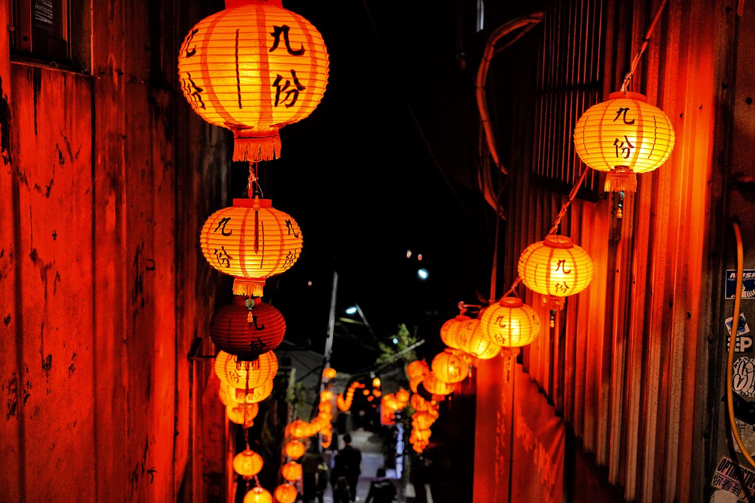 【阿妹茶樓】必拍九份景點宮崎駿神隱少女，泡茶看絕美夕陽夜景，餐點菜單分享! @混血珊莎的奇幻旅程