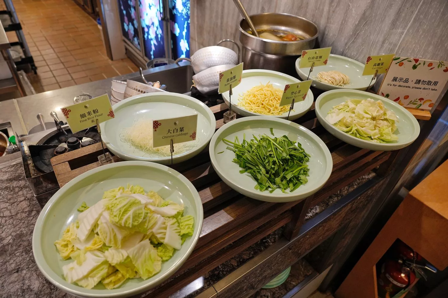 【長榮鳳凰酒店礁溪桂冠自助餐廳】無限爽吃一鴨六吃全鴨宴&#038;現煎牛排跟暢飲生啤酒! @混血珊莎的奇幻旅程