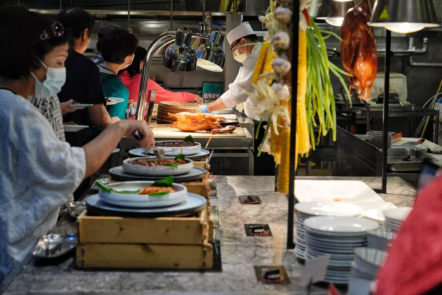 【長榮鳳凰酒店礁溪桂冠自助餐廳】無限爽吃一鴨六吃全鴨宴&#038;現煎牛排跟暢飲生啤酒! @混血珊莎的奇幻旅程