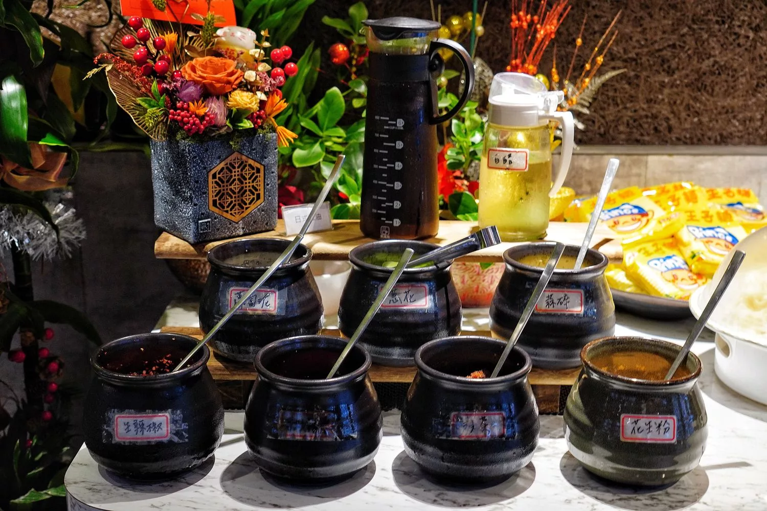 【三重火鍋】老沐涮涮屋|平價享用高質感火鍋，一鍋只要299元起，超厚松阪豬必吃推薦！ @混血珊莎的奇幻旅程