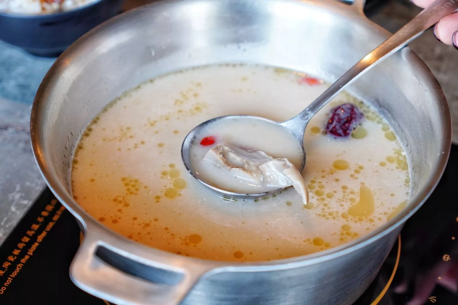 【西屯火鍋】森饗鍋物senn shabu台中漢口館，唯美森林系火鍋，必吃招牌胡椒豬肚湯! @混血珊莎的奇幻旅程