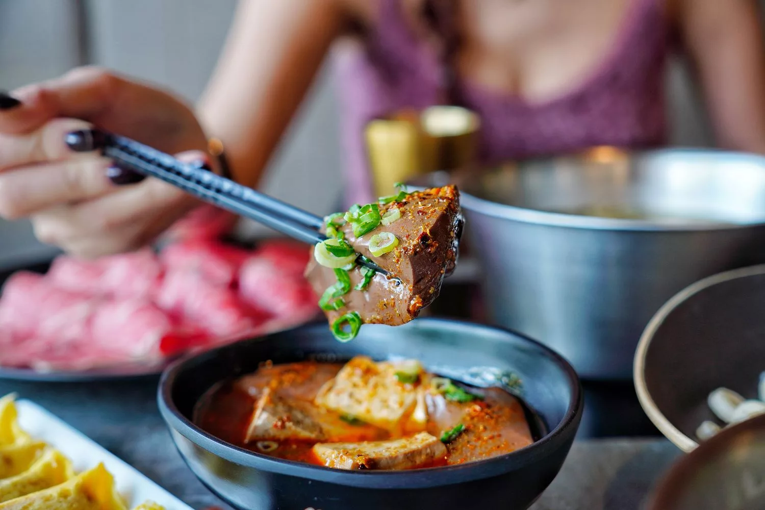 【西屯火鍋】森饗鍋物senn shabu台中漢口館，唯美森林系火鍋，必吃招牌胡椒豬肚湯! @混血珊莎的奇幻旅程