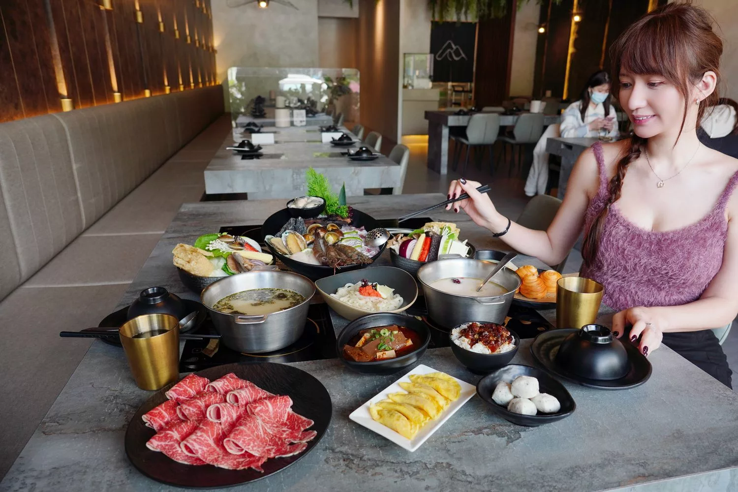 【西屯火鍋】森饗鍋物senn shabu台中漢口館，唯美森林系火鍋，必吃招牌胡椒豬肚湯! @混血珊莎的奇幻旅程