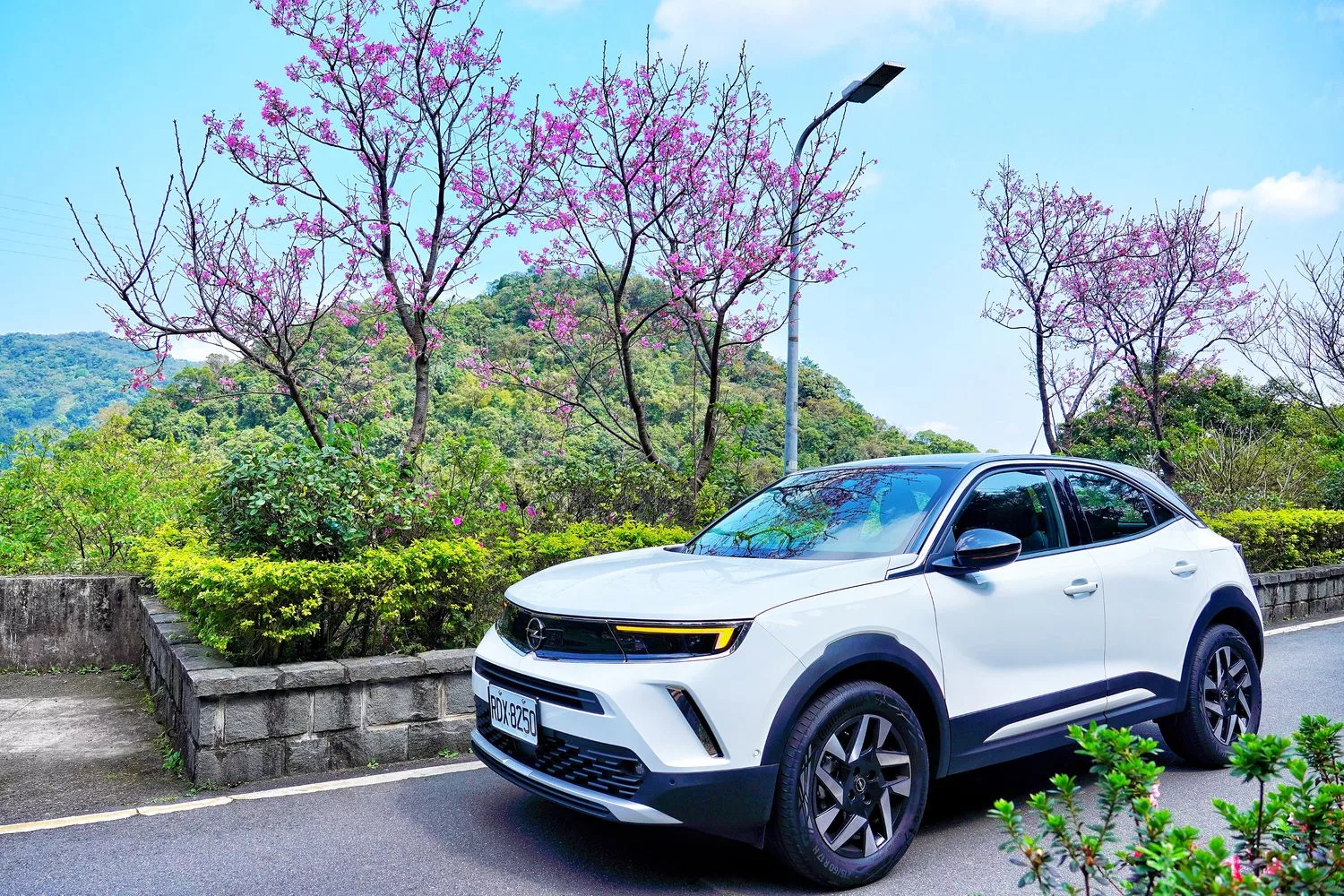 Opel Mokka試駕心得分享，質感系跨界小休旅，都會女性最愛潮流設計! @混血珊莎的奇幻旅程