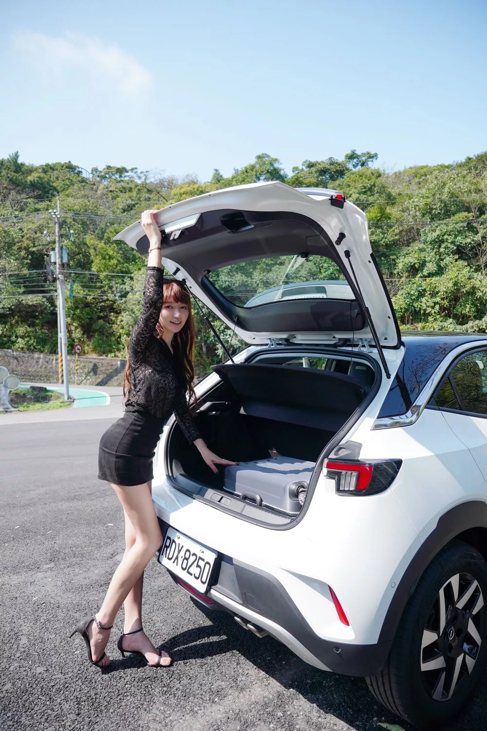 Opel Mokka試駕心得分享，質感系跨界小休旅，都會女性最愛潮流設計! @混血珊莎的奇幻旅程