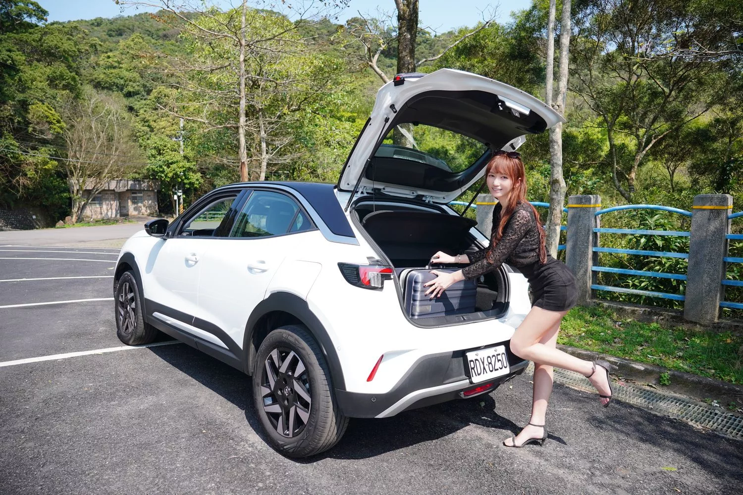 Opel Mokka試駕心得分享，質感系跨界小休旅，都會女性最愛潮流設計! @混血珊莎的奇幻旅程