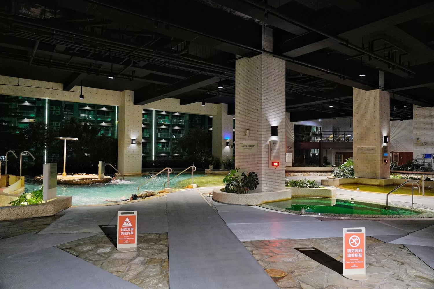【礁溪長榮鳳凰酒店】千坪空中花園溫泉池，退房享用豐盛早午餐! @混血珊莎的奇幻旅程