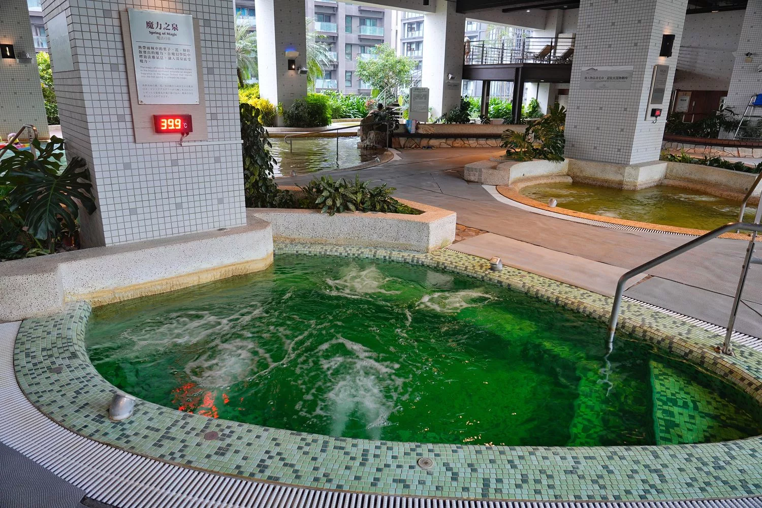 【礁溪長榮鳳凰酒店】千坪空中花園溫泉池，退房享用豐盛早午餐! @混血珊莎的奇幻旅程