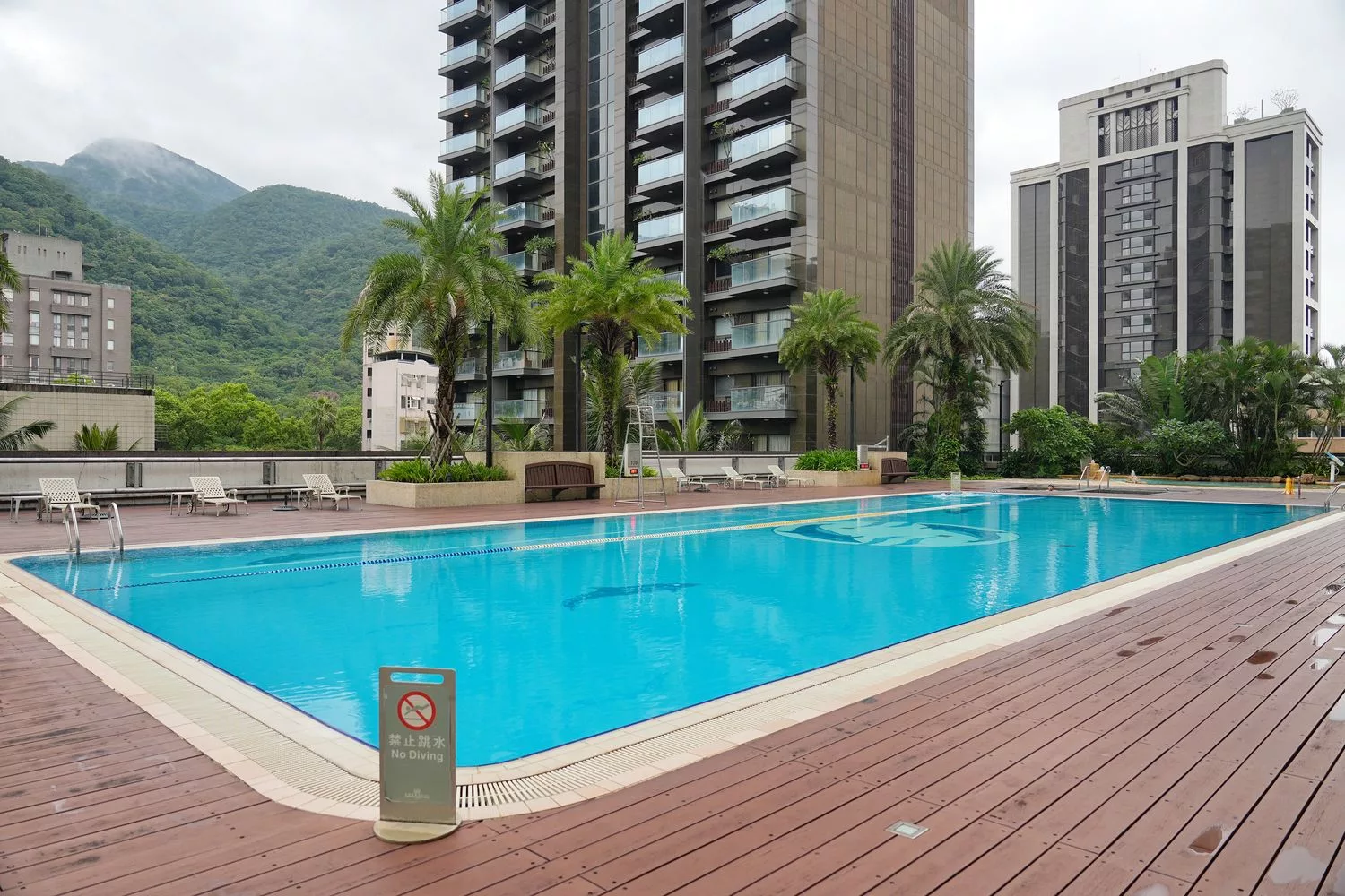 【礁溪長榮鳳凰酒店】千坪空中花園溫泉池，退房享用豐盛早午餐! @混血珊莎的奇幻旅程