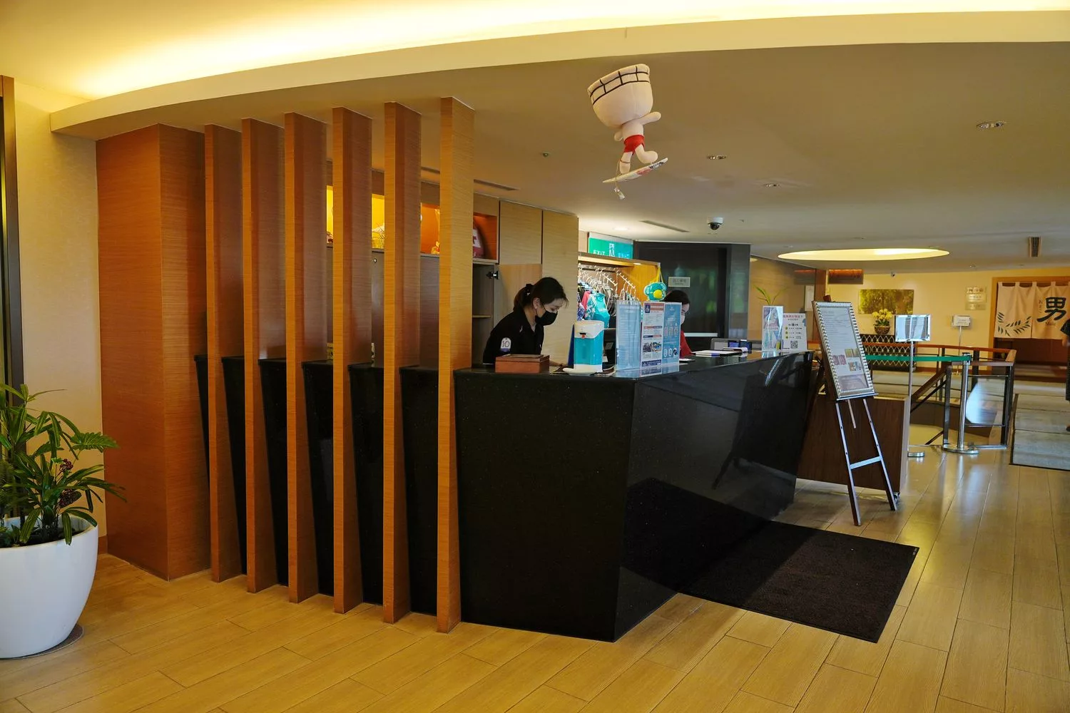 【礁溪長榮鳳凰酒店】千坪空中花園溫泉池，退房享用豐盛早午餐! @混血珊莎的奇幻旅程