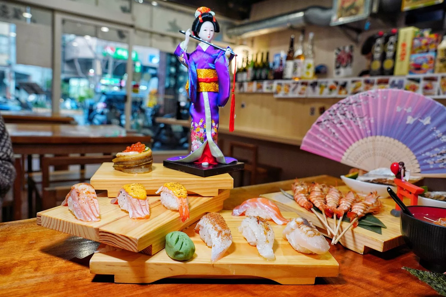 【三重日本料理】老本壽司.生魚片，人氣平價日料.壽司擺盤超吸睛! @混血珊莎的奇幻旅程