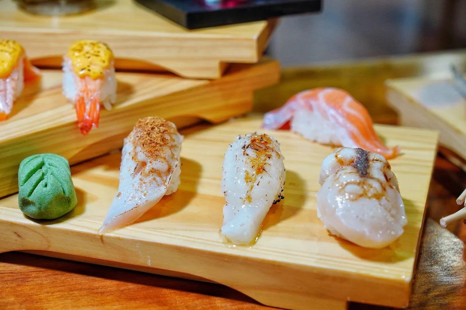 【三重日本料理】老本壽司.生魚片，人氣平價日料.壽司擺盤超吸睛! @混血珊莎的奇幻旅程