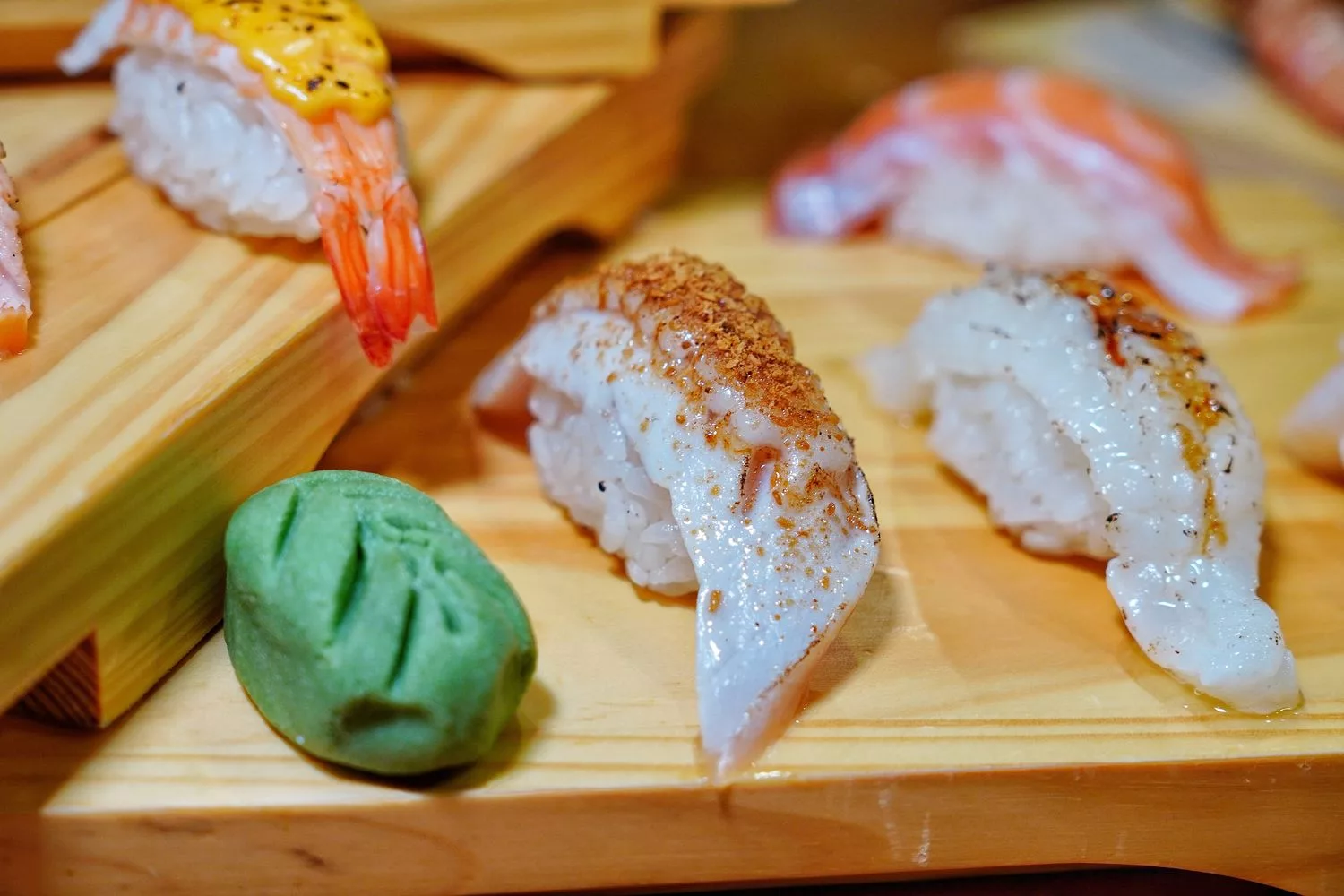 【三重日本料理】老本壽司.生魚片，人氣平價日料.壽司擺盤超吸睛! @混血珊莎的奇幻旅程