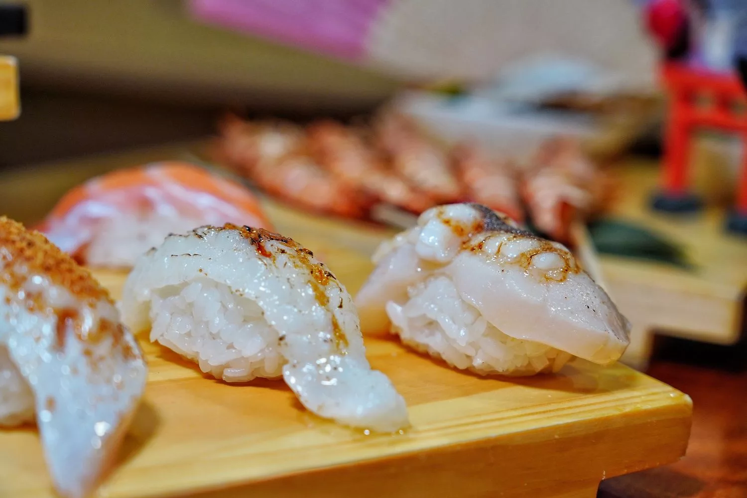 【三重日本料理】老本壽司.生魚片，人氣平價日料.壽司擺盤超吸睛! @混血珊莎的奇幻旅程