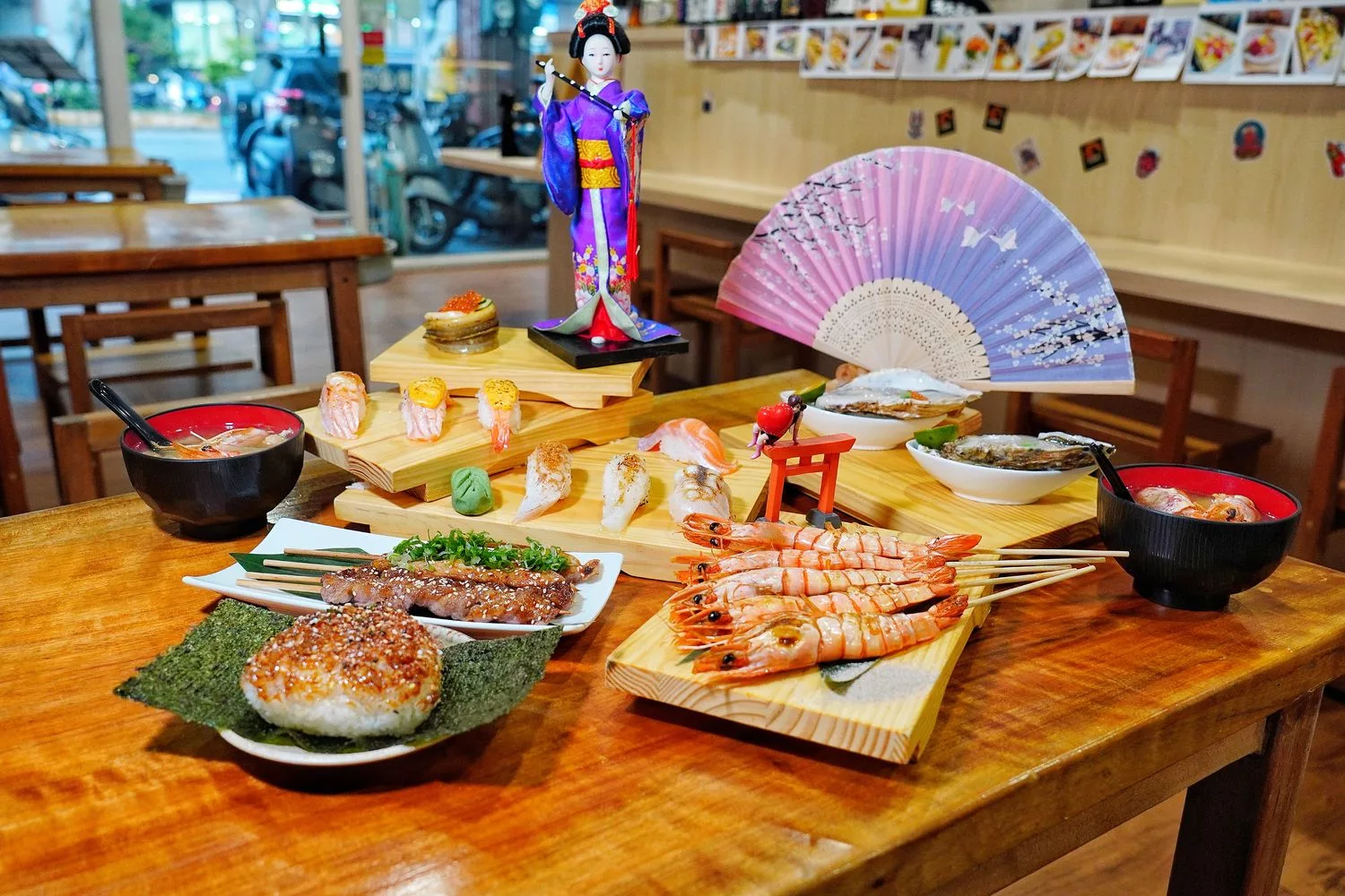【三重日本料理】老本壽司.生魚片，人氣平價日料.壽司擺盤超吸睛! @混血珊莎的奇幻旅程