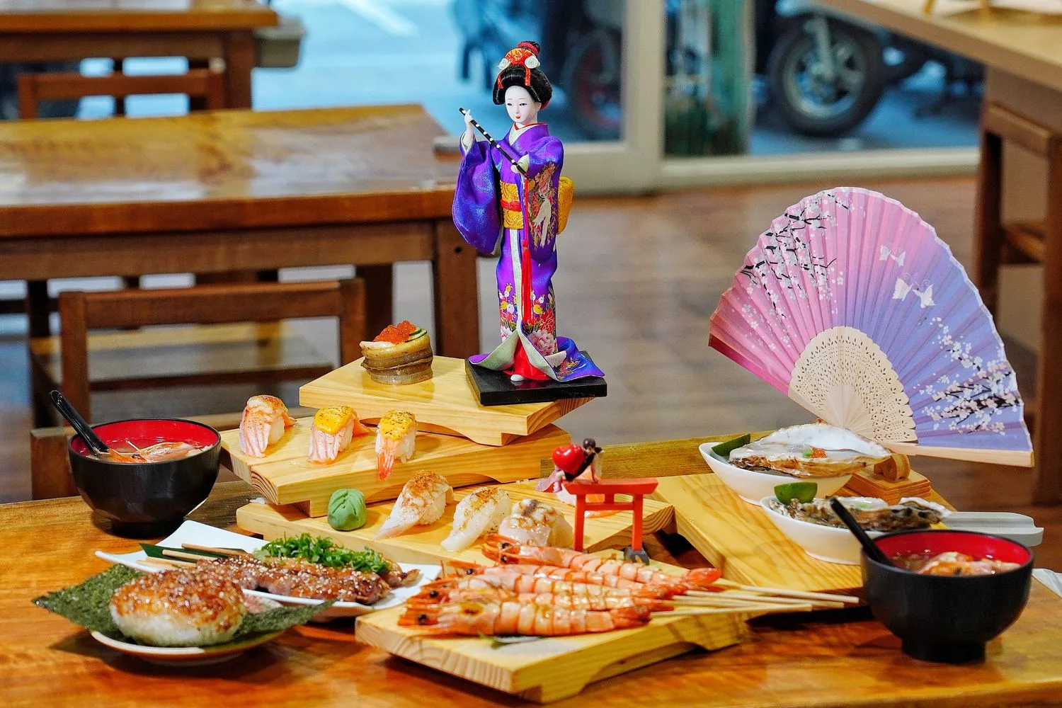 【三重日本料理】老本壽司.生魚片，人氣平價日料.壽司擺盤超吸睛! @混血珊莎的奇幻旅程
