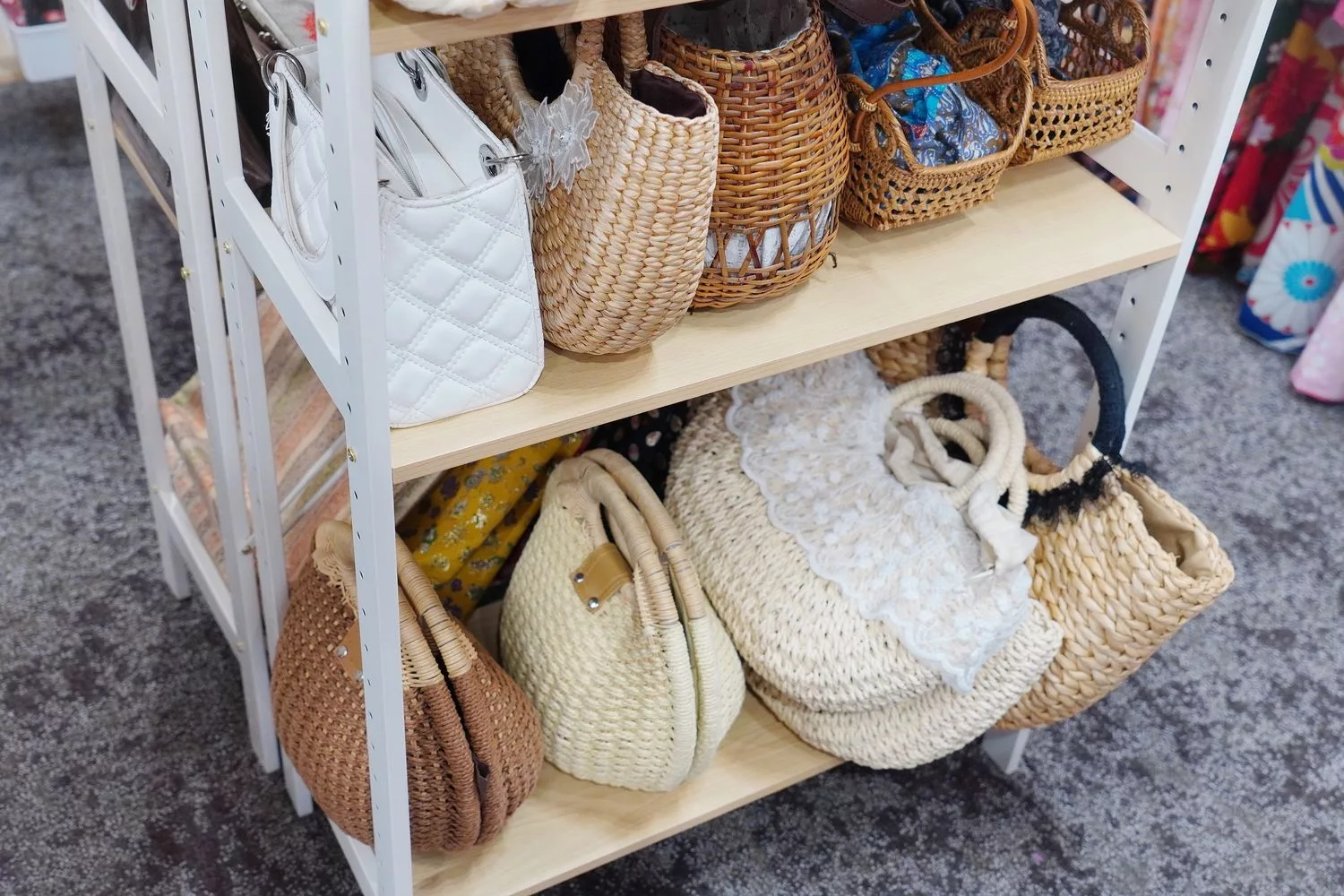 【京都和服體驗】Okimono屋 清水寺店，超夢幻髮型搭配優雅和服 中文店員 款式多高CP值! @混血珊莎的奇幻旅程