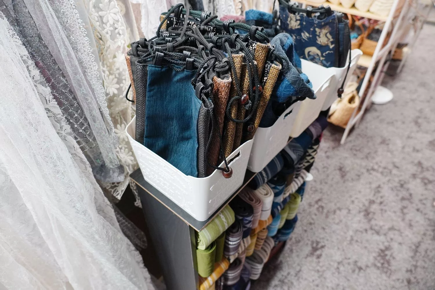 【京都和服體驗】Okimono屋 清水寺店，超夢幻髮型搭配優雅和服 中文店員 款式多高CP值! @混血珊莎的奇幻旅程