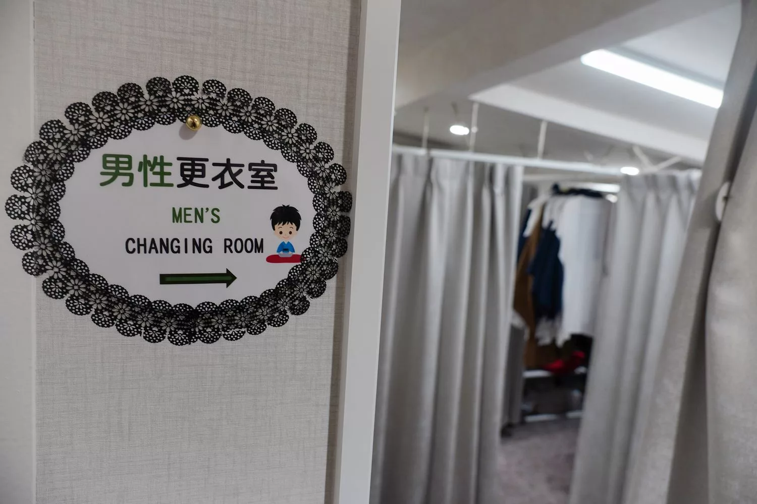 【京都和服體驗】Okimono屋 清水寺店，超夢幻髮型搭配優雅和服 中文店員 款式多高CP值! @混血珊莎的奇幻旅程