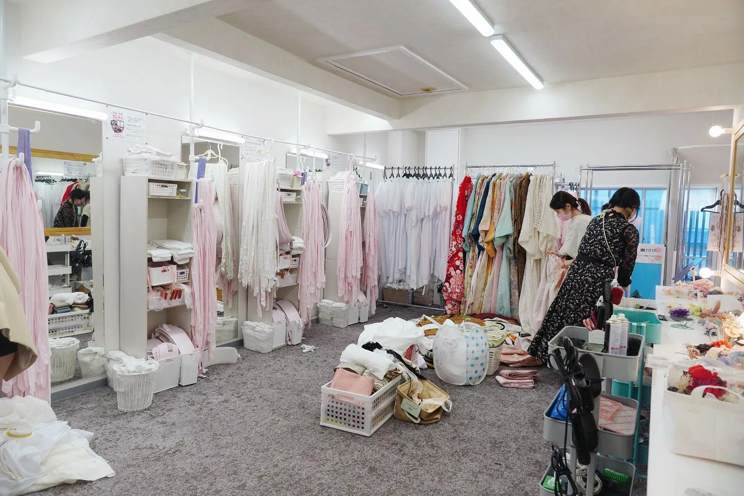 【京都和服體驗】Okimono屋 清水寺店，超夢幻髮型搭配優雅和服 中文店員 款式多高CP值! @混血珊莎的奇幻旅程
