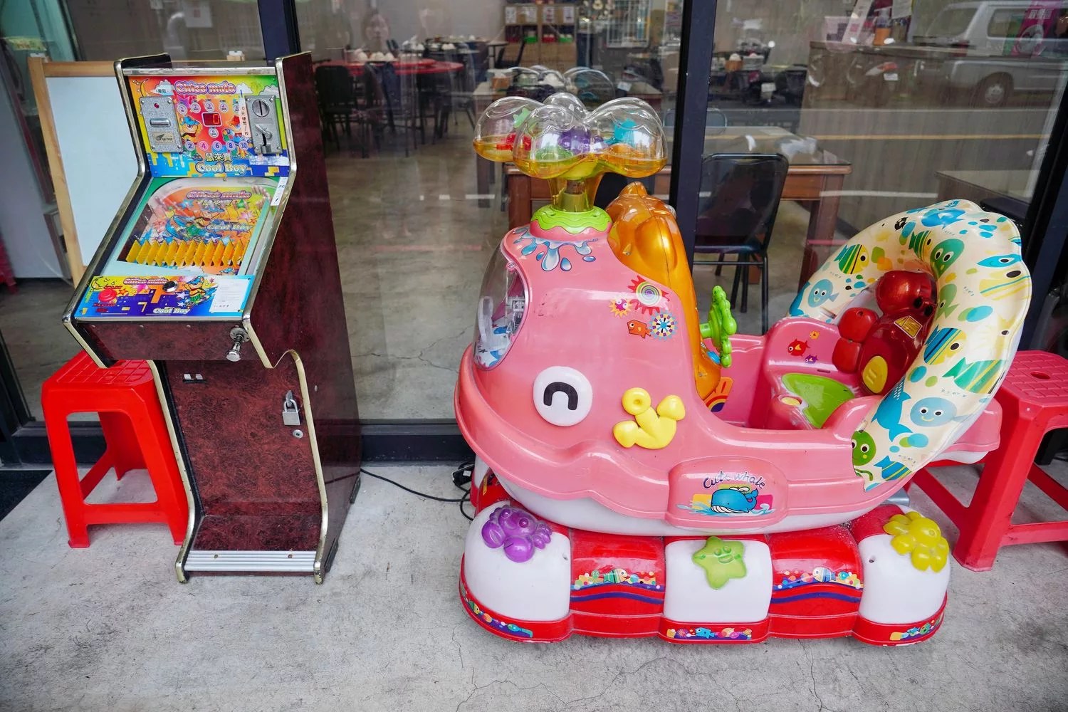 【桃園平價熱炒】三街海鮮屋，桃園平價快炒海鮮附設包廂，多人聚餐首選! @混血珊莎的奇幻旅程