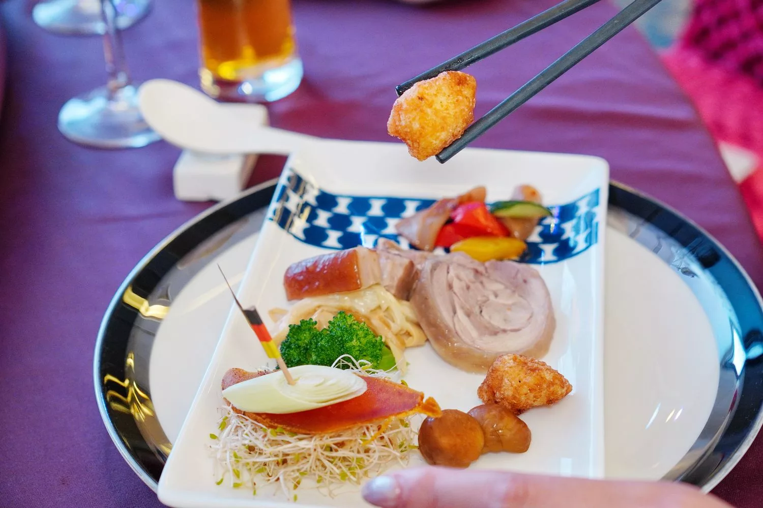 【台南婚宴會館】東東宴會式場 華平囍嫁館，氣派百桌宴會廳搭配升降星光大道舞台，打造夢想中的完美婚禮! @混血珊莎的奇幻旅程
