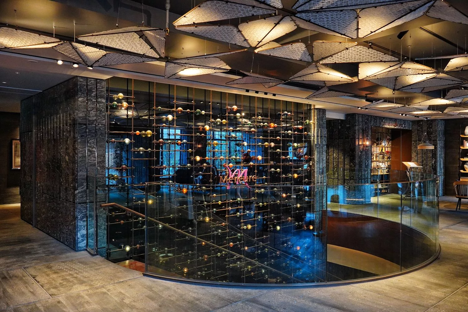 【京都車站美居酒店 Mercure Kyoto Station】主打日本古代貴族主題，華麗時尚系飯店! @混血珊莎的奇幻旅程