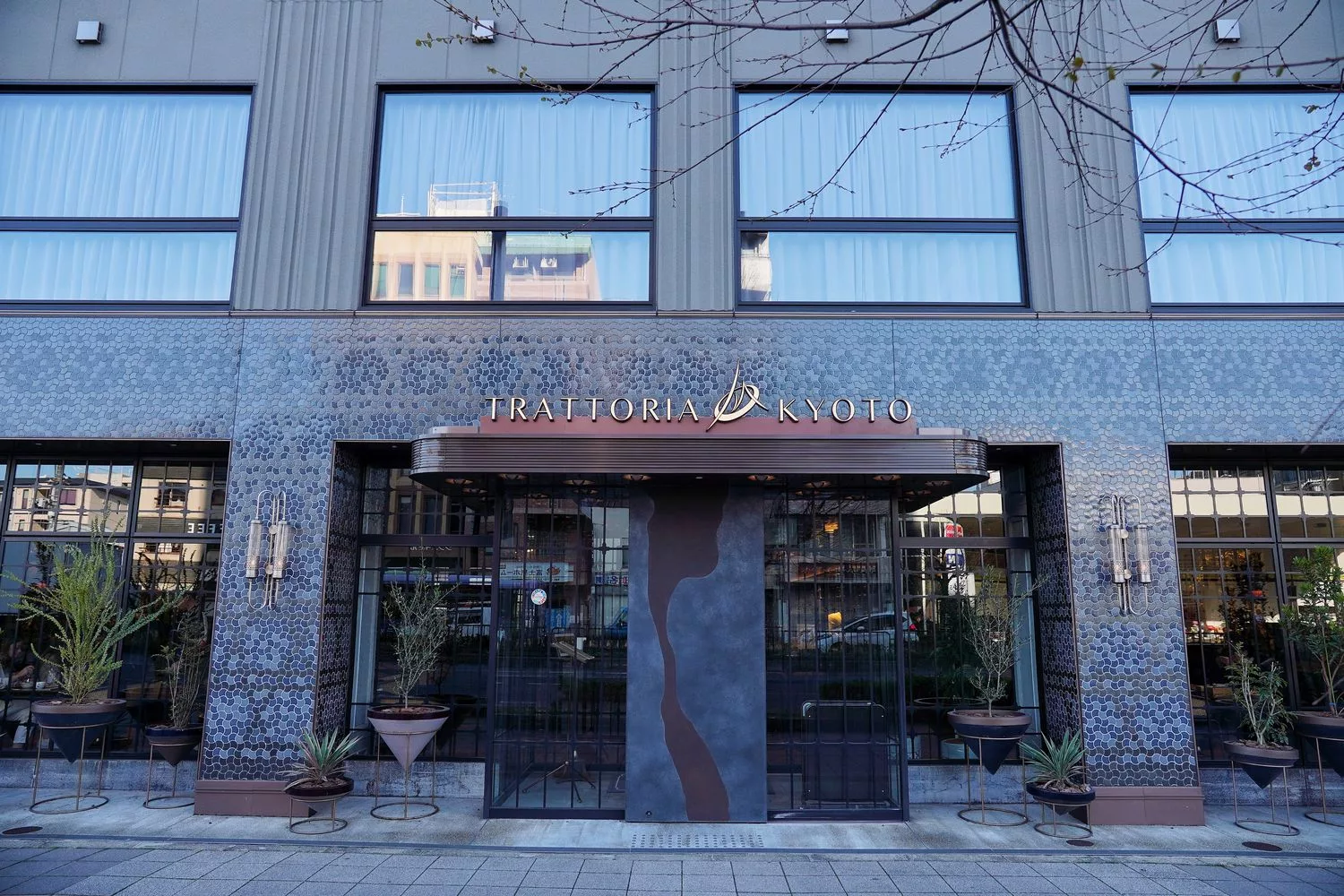 【京都車站美居酒店 Mercure Kyoto Station】主打日本古代貴族主題，華麗時尚系飯店! @混血珊莎的奇幻旅程