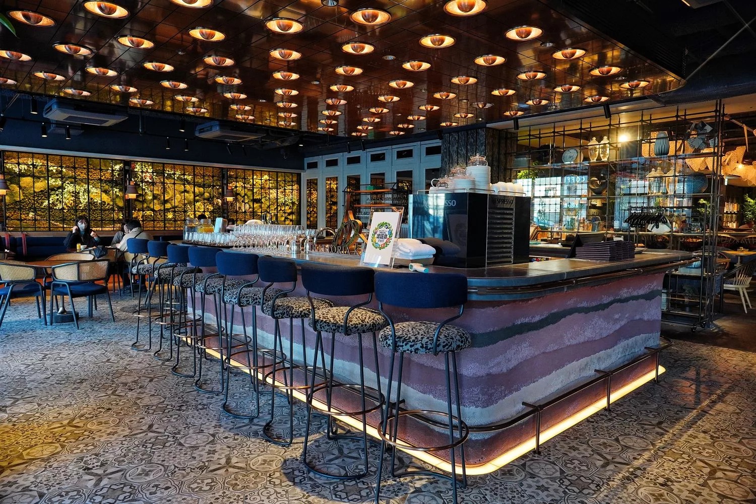 【京都車站美居酒店 Mercure Kyoto Station】主打日本古代貴族主題，華麗時尚系飯店! @混血珊莎的奇幻旅程