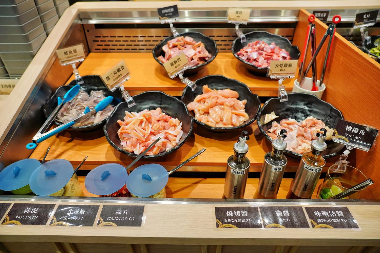 【台中燒烤吃到飽】牛角Buffet 台中lalaport店，套餐吃到飽通通有，自助吧百種餐點跟生啤酒無限爽吃! @混血珊莎的奇幻旅程