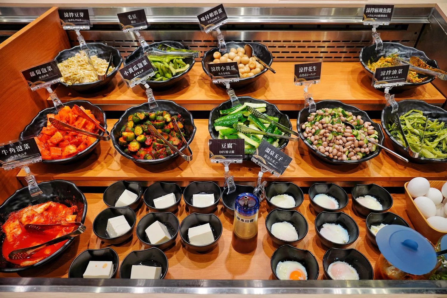 【台中燒烤吃到飽】牛角Buffet 台中lalaport店，套餐吃到飽通通有，自助吧百種餐點跟生啤酒無限爽吃! @混血珊莎的奇幻旅程