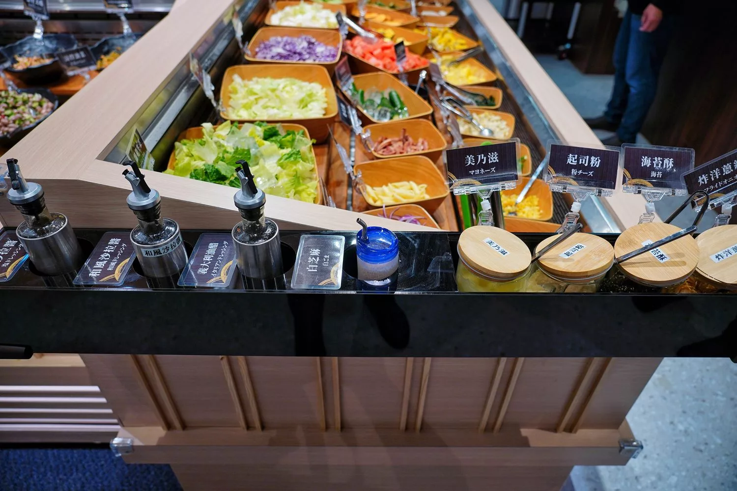 【台中燒烤吃到飽】牛角Buffet 台中lalaport店，套餐吃到飽通通有，自助吧百種餐點跟生啤酒無限爽吃! @混血珊莎的奇幻旅程