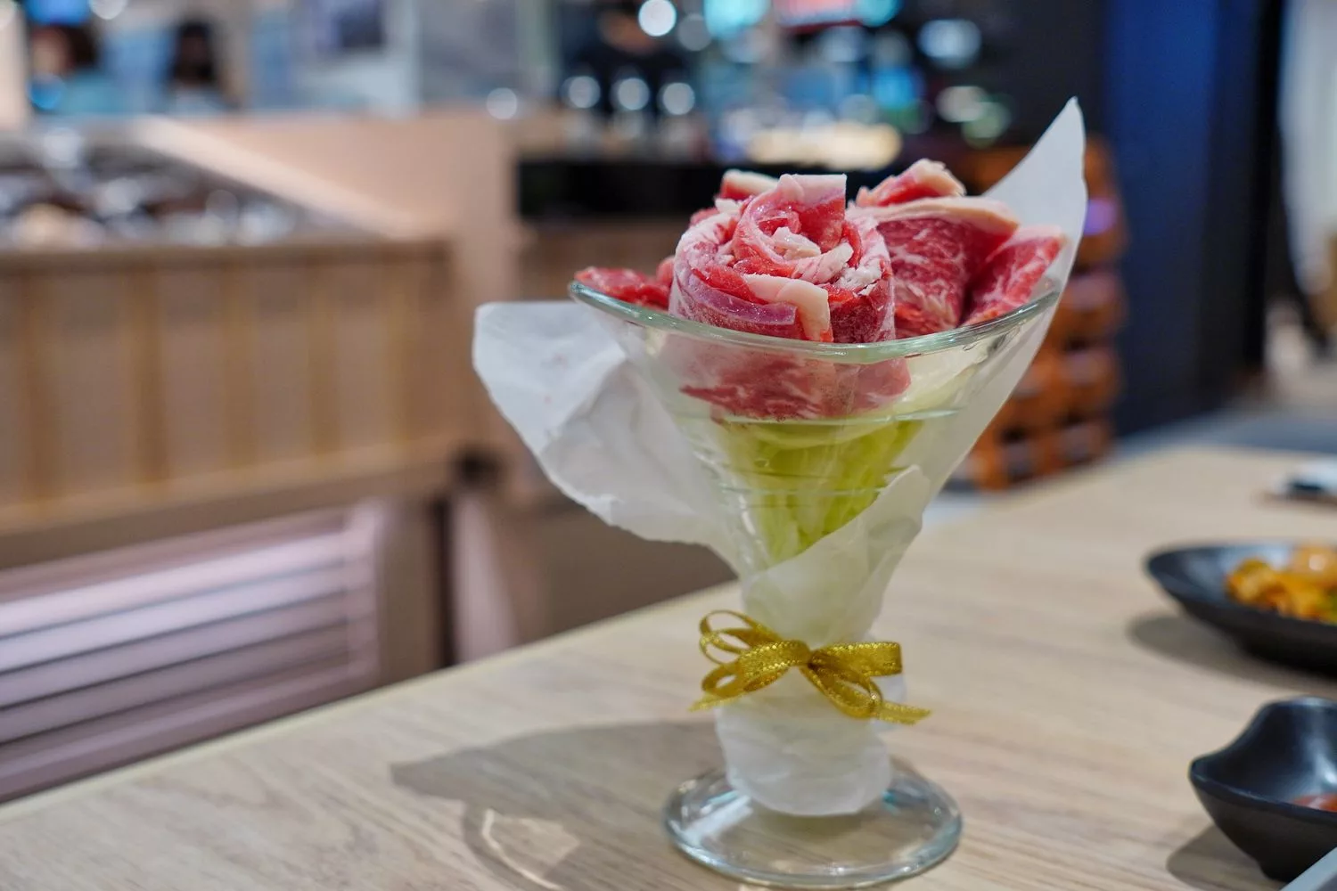 【台中燒烤吃到飽】牛角Buffet 台中lalaport店，套餐吃到飽通通有，自助吧百種餐點跟生啤酒無限爽吃! @混血珊莎的奇幻旅程