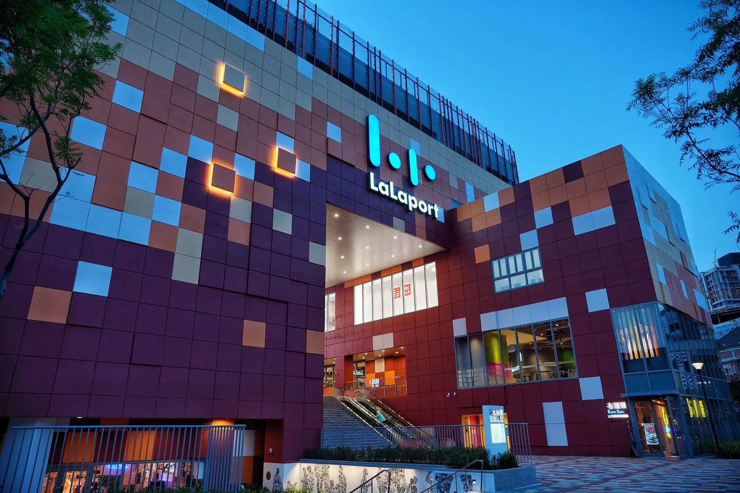 【台中燒烤吃到飽】牛角Buffet 台中lalaport店，套餐吃到飽通通有，自助吧百種餐點跟生啤酒無限爽吃! @混血珊莎的奇幻旅程