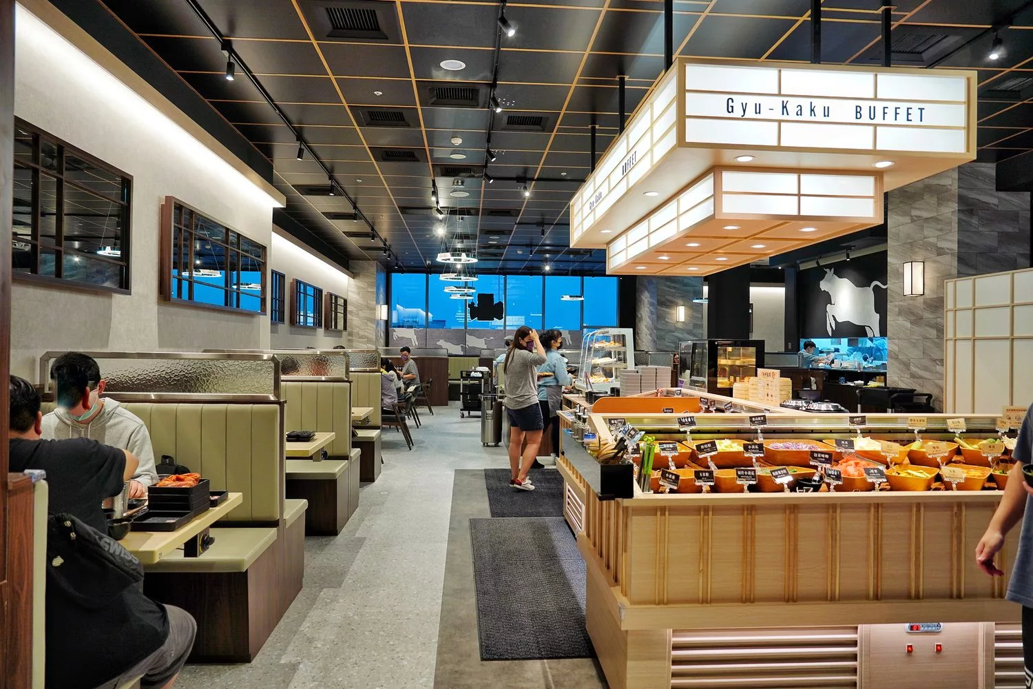 【台中燒烤吃到飽】牛角Buffet 台中lalaport店，套餐吃到飽通通有，自助吧百種餐點跟生啤酒無限爽吃! @混血珊莎的奇幻旅程