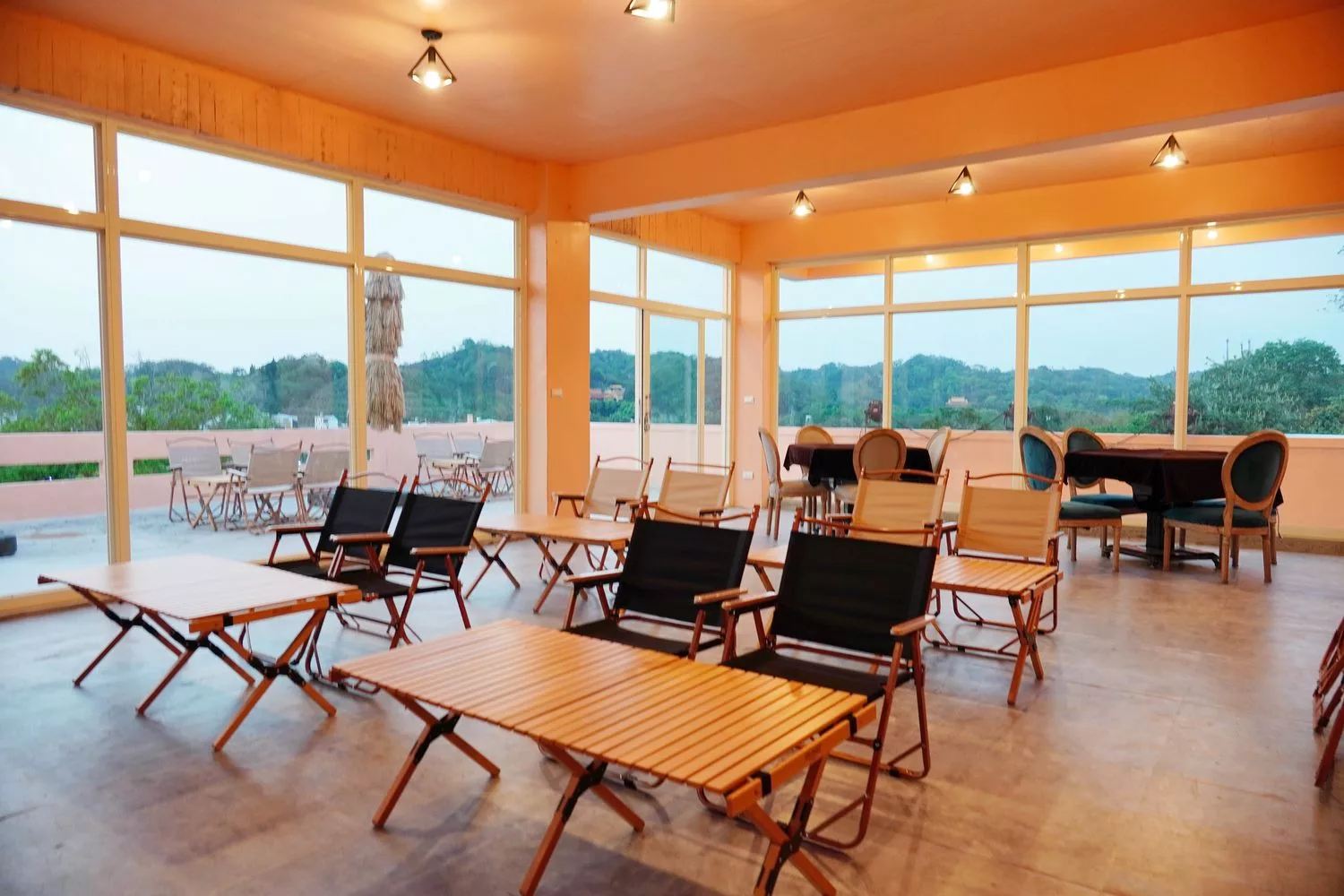【叢林開始輕奢懶人露營glamping】苗栗懶人露營一泊四食網美泳池漂浮早餐，森林系帳篷IG打卡點! @混血珊莎的奇幻旅程