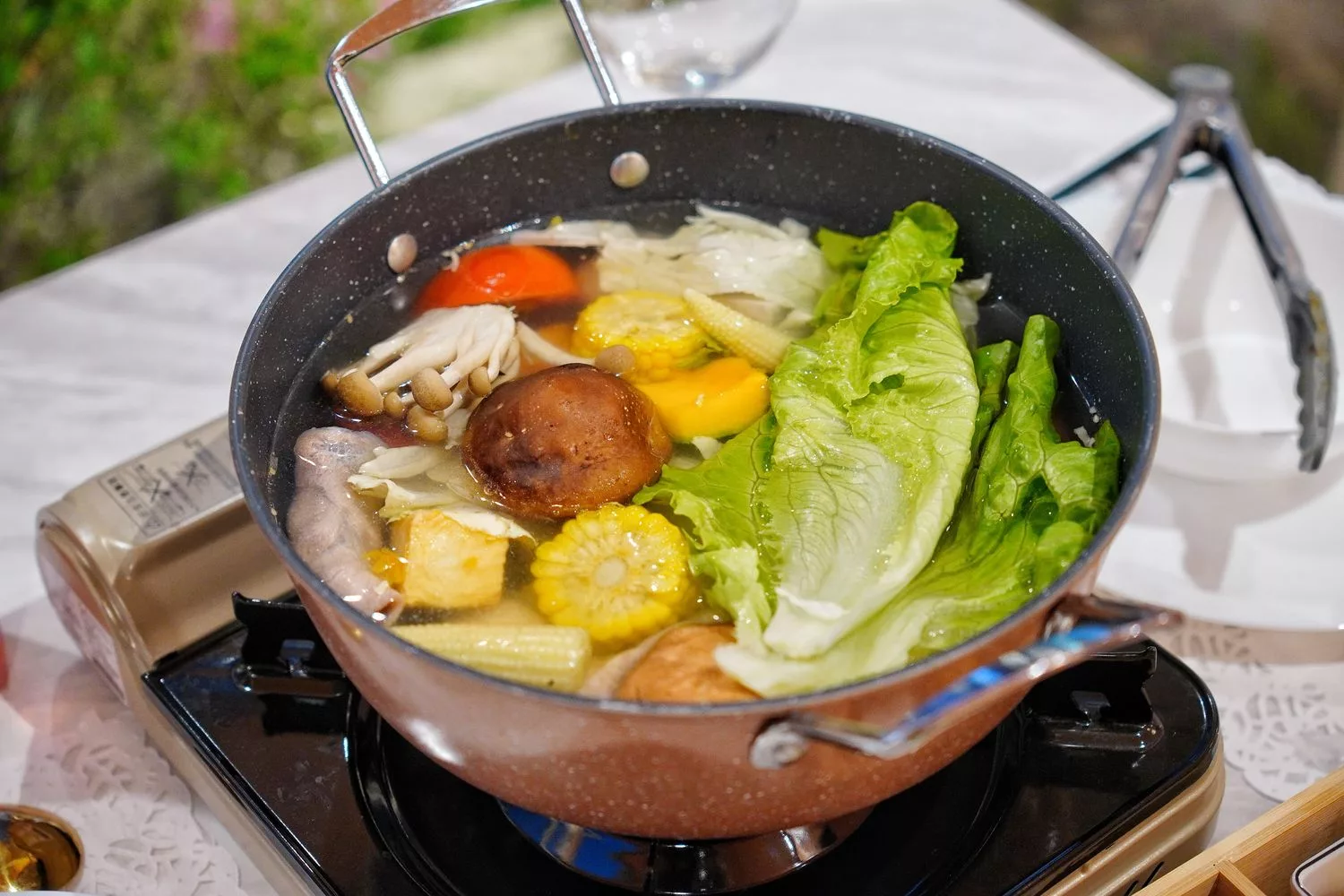 【叢林開始輕奢懶人露營glamping】苗栗懶人露營一泊四食網美泳池漂浮早餐，森林系帳篷IG打卡點! @混血珊莎的奇幻旅程