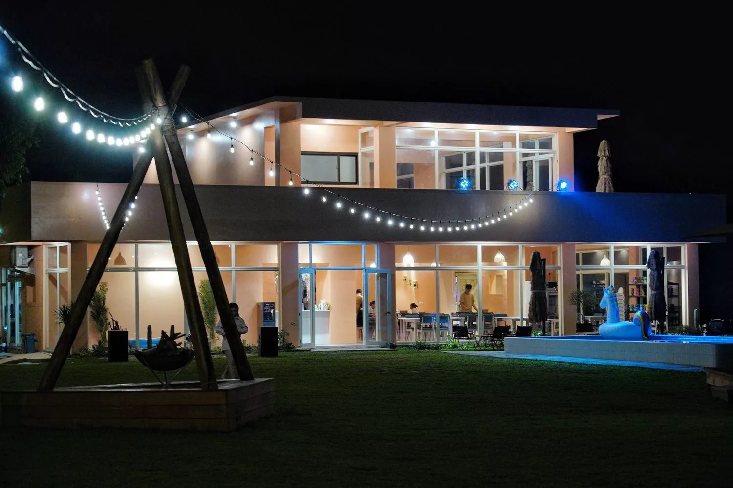 【叢林開始輕奢懶人露營glamping】苗栗懶人露營一泊四食網美泳池漂浮早餐，森林系帳篷IG打卡點! @混血珊莎的奇幻旅程