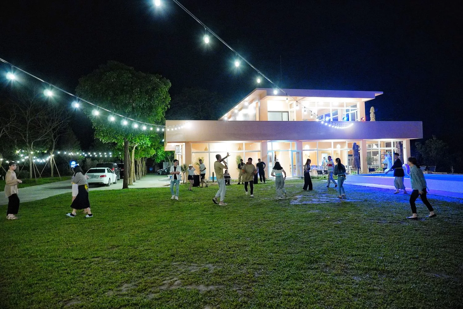 【叢林開始輕奢懶人露營glamping】苗栗懶人露營一泊四食網美泳池漂浮早餐，森林系帳篷IG打卡點! @混血珊莎的奇幻旅程