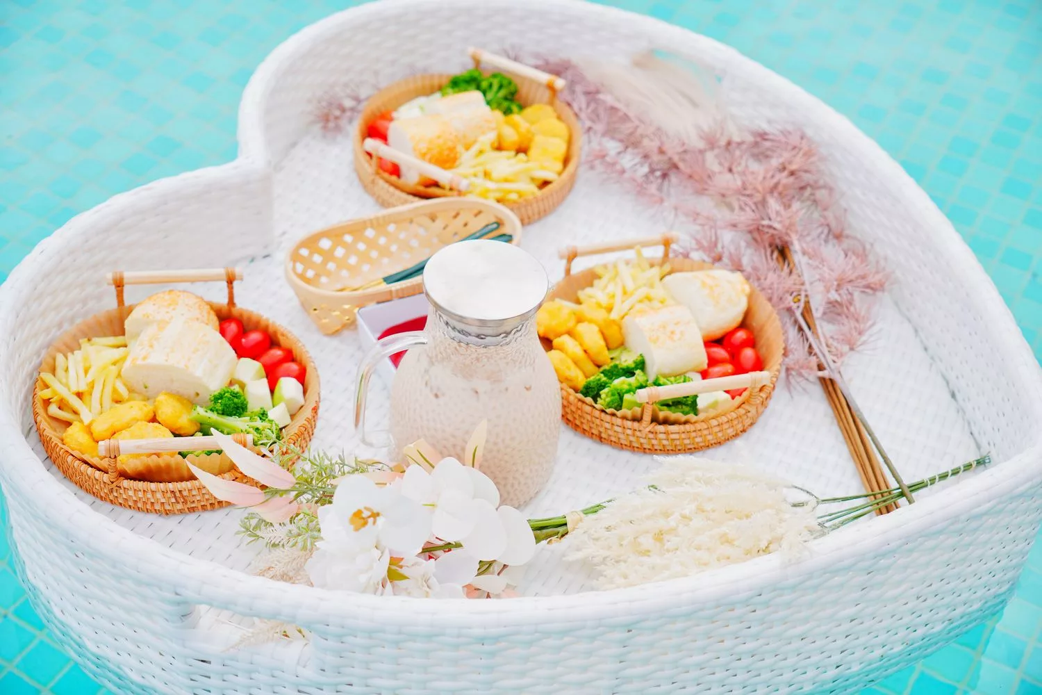 【叢林開始輕奢懶人露營glamping】苗栗懶人露營一泊四食網美泳池漂浮早餐，森林系帳篷IG打卡點! @混血珊莎的奇幻旅程
