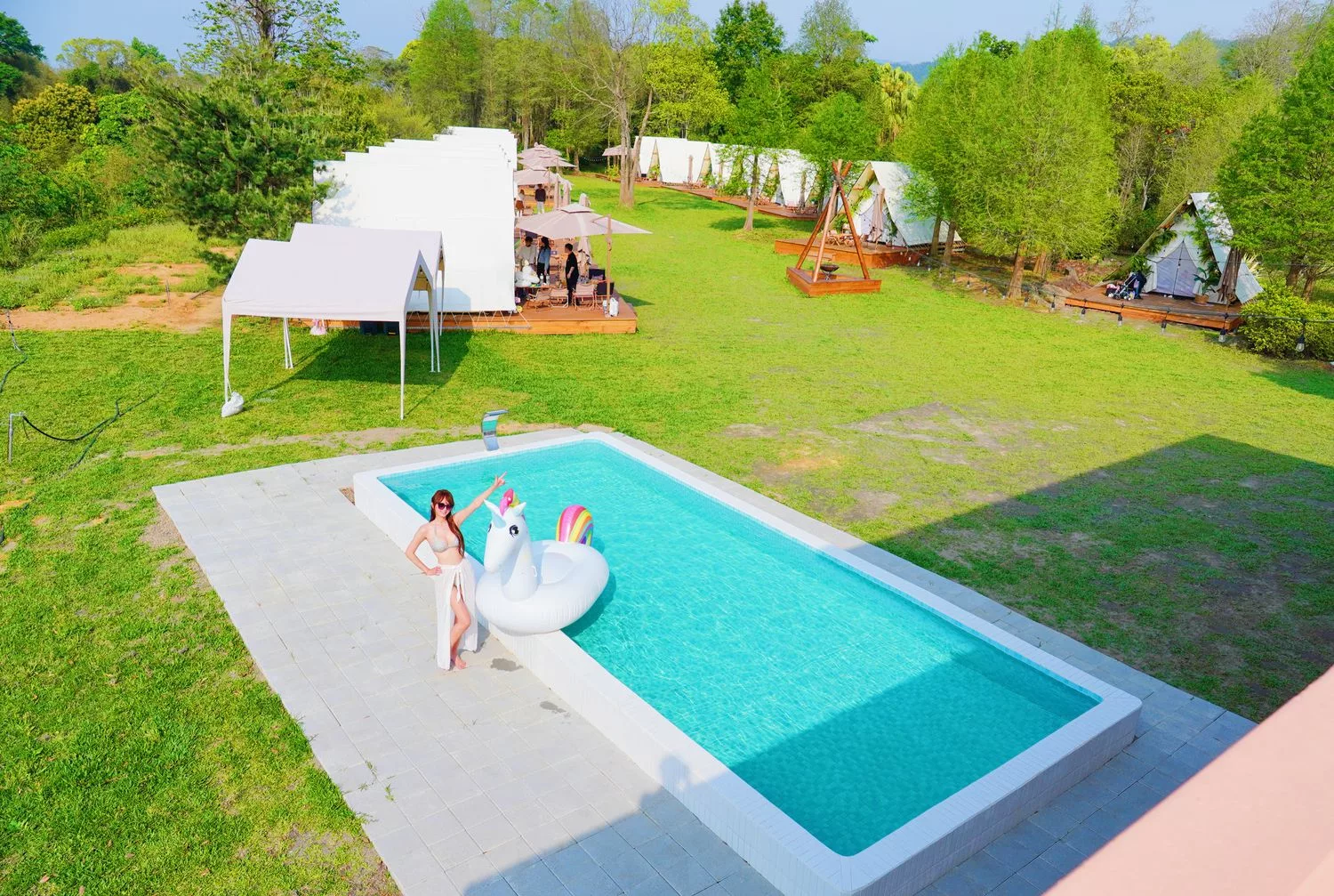 【叢林開始輕奢懶人露營glamping】苗栗懶人露營一泊四食網美泳池漂浮早餐，森林系帳篷IG打卡點! @混血珊莎的奇幻旅程