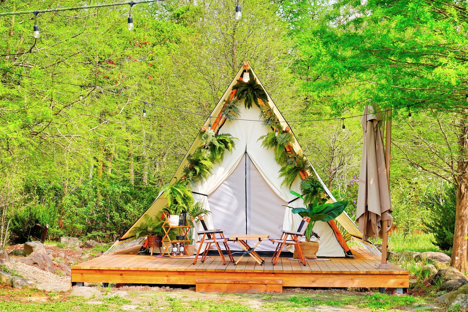 【叢林開始輕奢懶人露營glamping】苗栗懶人露營一泊四食網美泳池漂浮早餐，森林系帳篷IG打卡點! @混血珊莎的奇幻旅程