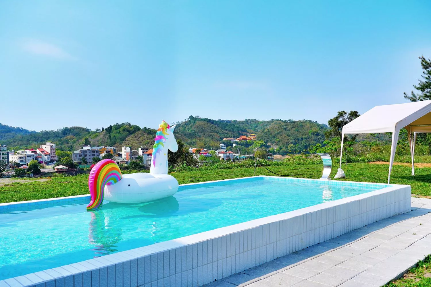 【叢林開始輕奢懶人露營glamping】苗栗懶人露營一泊四食網美泳池漂浮早餐，森林系帳篷IG打卡點! @混血珊莎的奇幻旅程