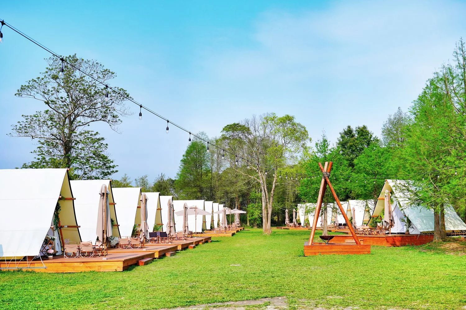 【叢林開始輕奢懶人露營glamping】苗栗懶人露營一泊四食網美泳池漂浮早餐，森林系帳篷IG打卡點! @混血珊莎的奇幻旅程
