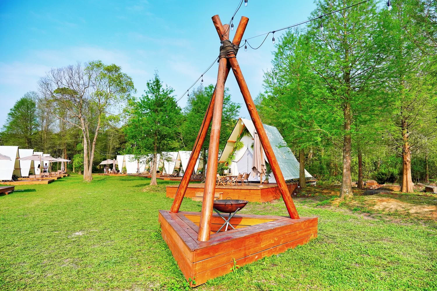 【叢林開始輕奢懶人露營glamping】苗栗懶人露營一泊四食網美泳池漂浮早餐，森林系帳篷IG打卡點! @混血珊莎的奇幻旅程