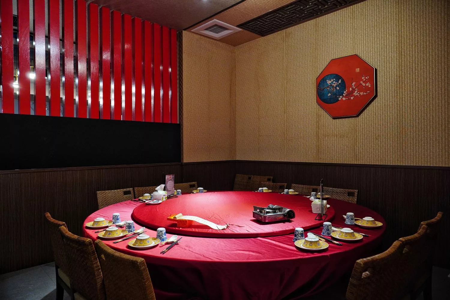 【台南永康美食】LA時尚川菜永康店，華麗中國風包廂裝潢，節日聚餐家庭聚會首選! @混血珊莎的奇幻旅程