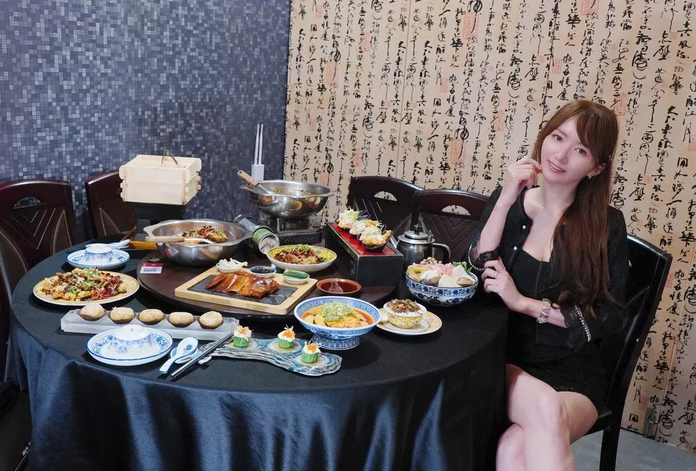 【台南永康美食】LA時尚川菜永康店，華麗中國風包廂裝潢，節日聚餐家庭聚會首選! @混血珊莎的奇幻旅程