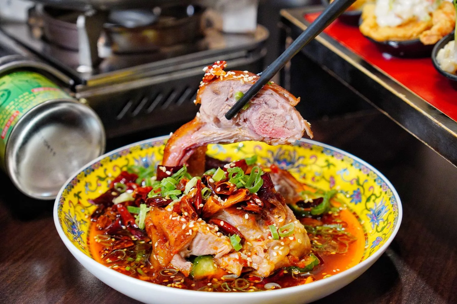 【台南永康美食】LA時尚川菜永康店，華麗中國風包廂裝潢，節日聚餐家庭聚會首選! @混血珊莎的奇幻旅程